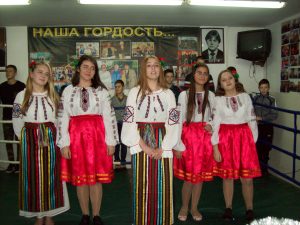 Новый год отметили вместе – конкурсами, юмором и песнями. Новый год отметили вместе – конкурсами, юмором и песнями.