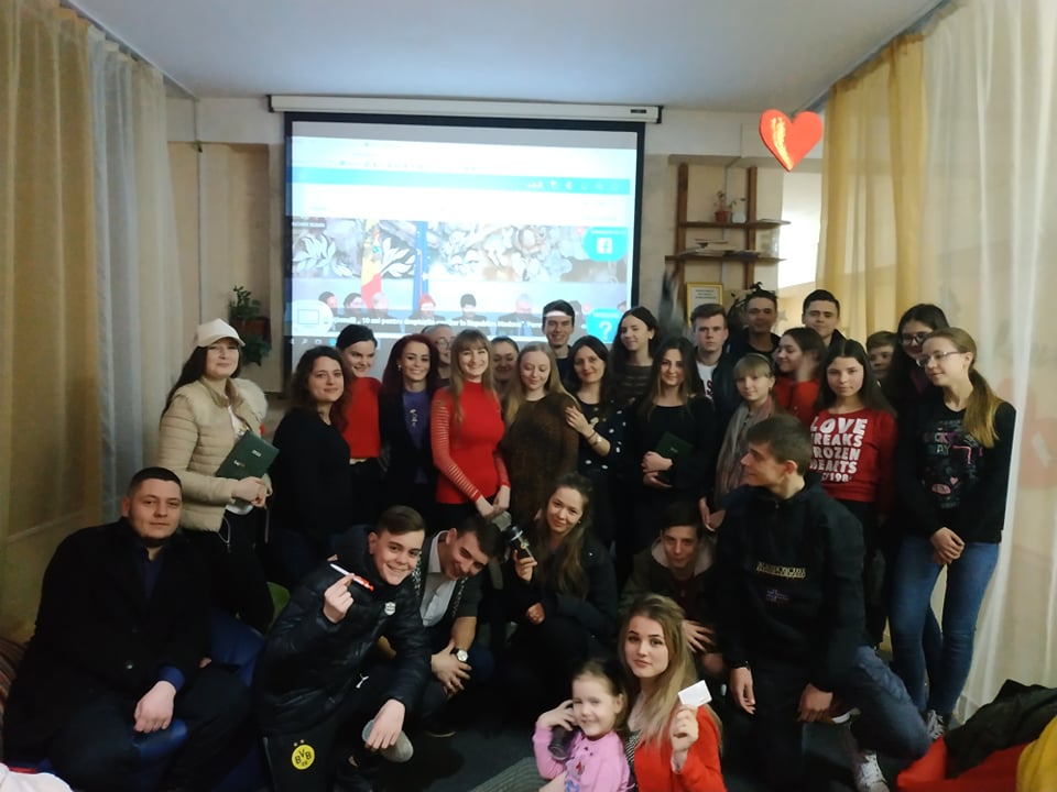 Drepturile femeii: trecut, prezent și viitor, subiect de discuții la CRAT/ Anticafeneaua din Bălți Drepturile femeii: trecut, prezent și viitor, subiect de discuții la CRAT/ Anticafeneaua din Bălți