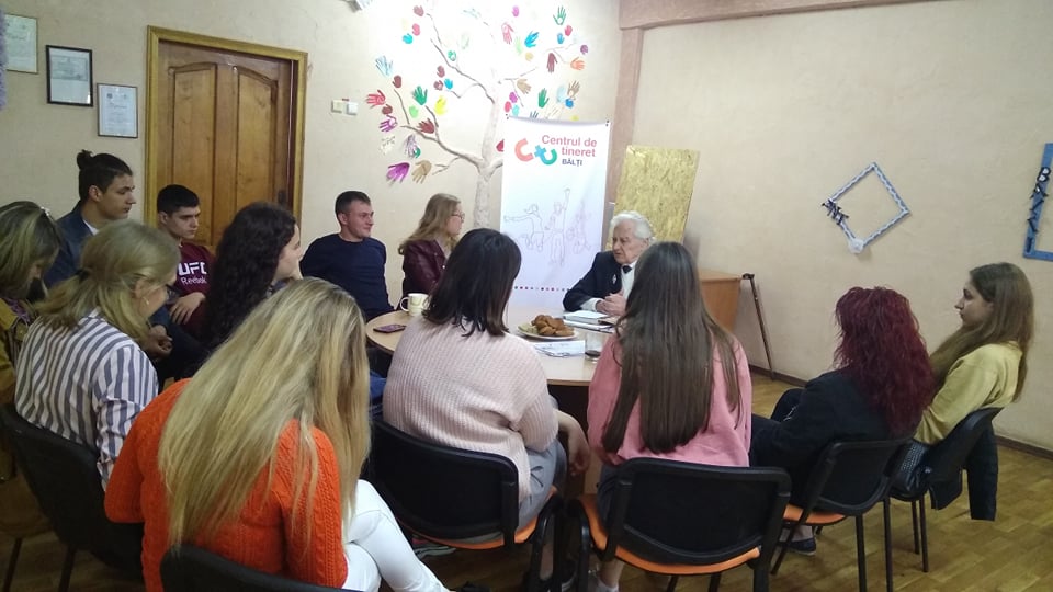 #La CRAT_ Discuție non formală de Ziua Internațională a Persoanelor în Etate #La CRAT_ Discuție non formală de Ziua Internațională a Persoanelor în Etate