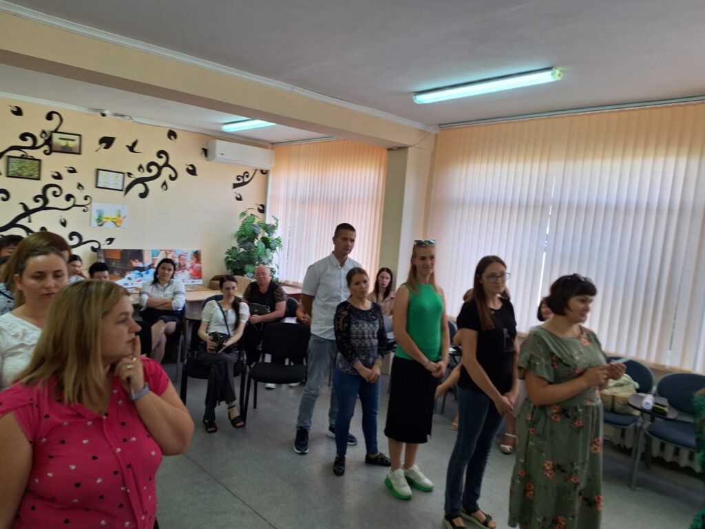 Clubul părinților: Valorificarea parentingului pozitiv în incluziunea socio-educațională a copiilor la debutul școlar Clubul părinților: Valorificarea parentingului pozitiv în incluziunea socio-educațională a copiilor la debutul școlar