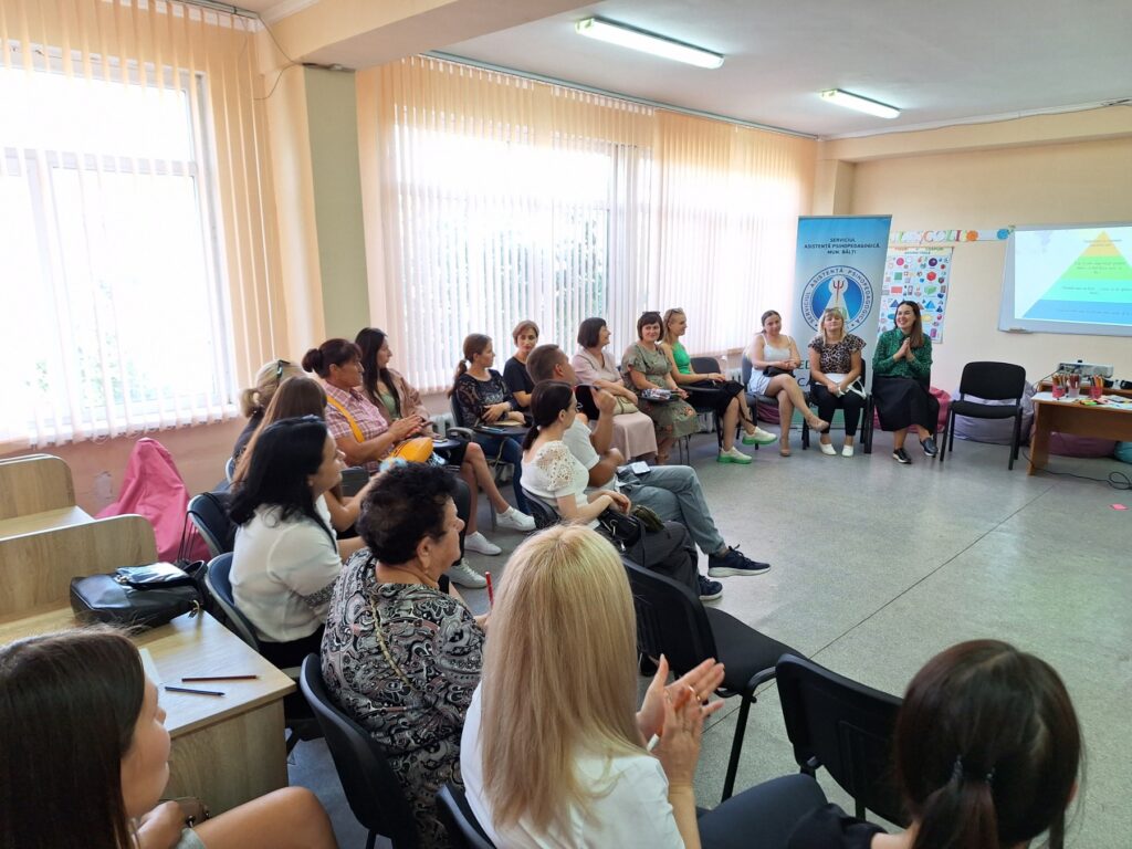 Clubul părinților: Valorificarea parentingului pozitiv în incluziunea socio-educațională a copiilor la debutul școlar Clubul părinților: Valorificarea parentingului pozitiv în incluziunea socio-educațională a copiilor la debutul școlar