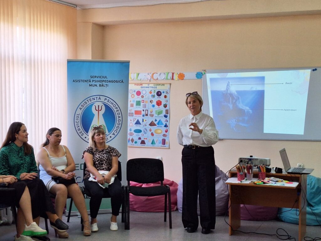 Clubul părinților: Valorificarea parentingului pozitiv în incluziunea socio-educațională a copiilor la debutul școlar Clubul părinților: Valorificarea parentingului pozitiv în incluziunea socio-educațională a copiilor la debutul școlar