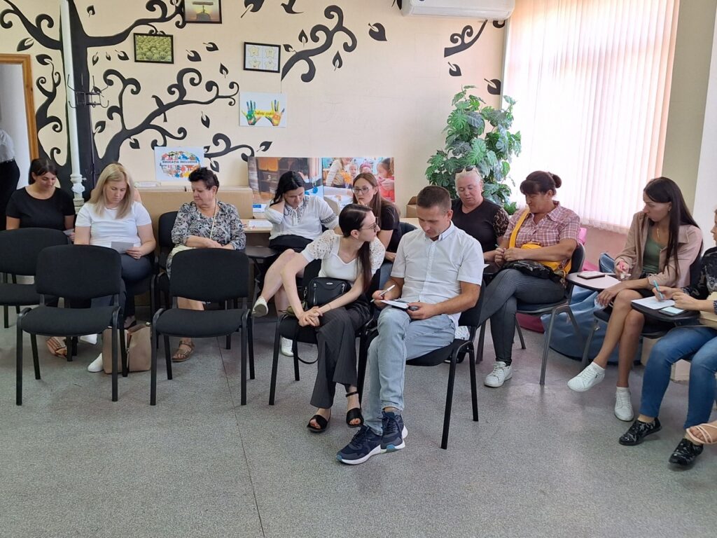 Clubul părinților: Valorificarea parentingului pozitiv în incluziunea socio-educațională a copiilor la debutul școlar Clubul părinților: Valorificarea parentingului pozitiv în incluziunea socio-educațională a copiilor la debutul școlar