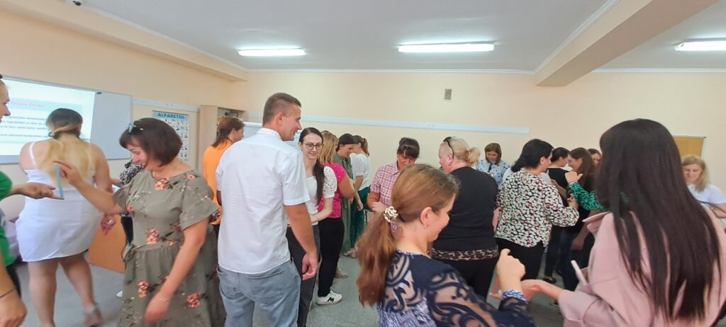 Clubul părinților: Valorificarea parentingului pozitiv în incluziunea socio-educațională a copiilor la debutul școlar Clubul părinților: Valorificarea parentingului pozitiv în incluziunea socio-educațională a copiilor la debutul școlar