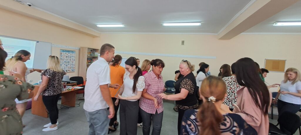 Clubul părinților: Valorificarea parentingului pozitiv în incluziunea socio-educațională a copiilor la debutul școlar Clubul părinților: Valorificarea parentingului pozitiv în incluziunea socio-educațională a copiilor la debutul școlar