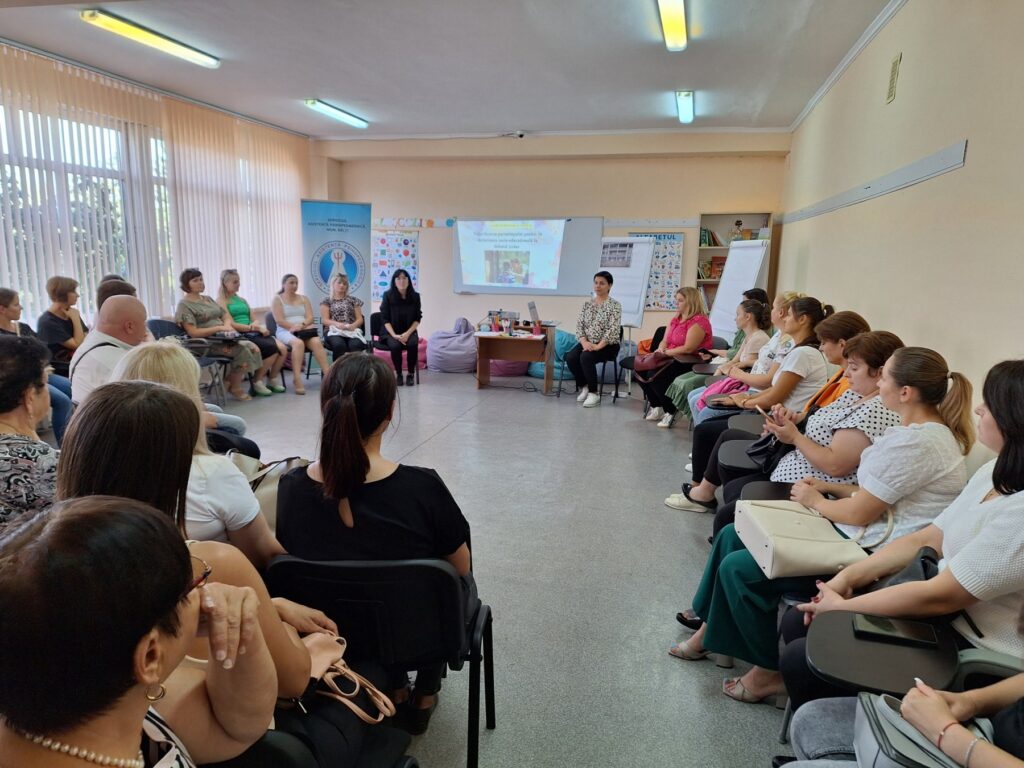 Clubul părinților: Valorificarea parentingului pozitiv în incluziunea socio-educațională a copiilor la debutul școlar Clubul părinților: Valorificarea parentingului pozitiv în incluziunea socio-educațională a copiilor la debutul școlar