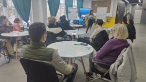 #Atelier intergenerațional la CRAT la răscruce de generații... #Atelier intergenerațional la CRAT la răscruce de generații...