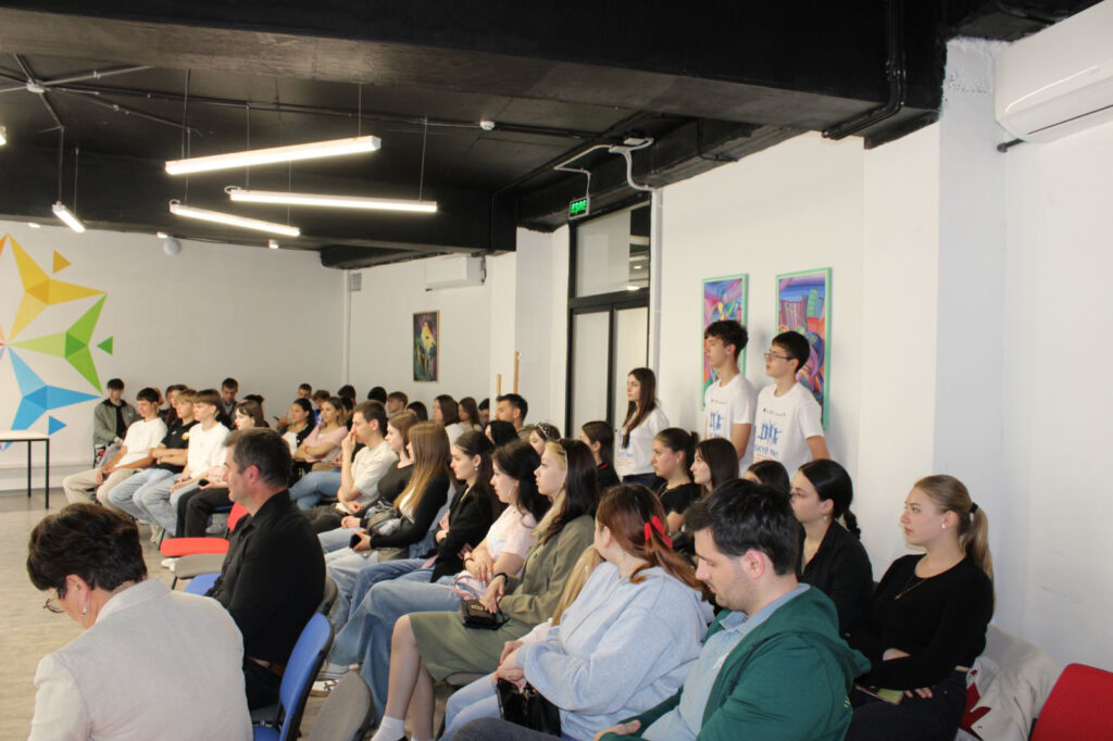 Activitatea finală de Antreprenoriat Social „Viitorul antreprenor – pot fi chiar eu” Activitatea finală de Antreprenoriat Social „Viitorul antreprenor – pot fi chiar eu”