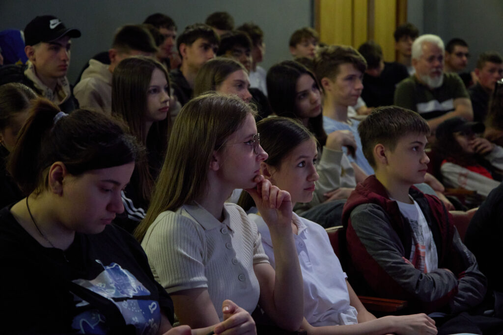 🎭 Ziua Teatrului celebrată la Bălți printr-un parteneriat între CRAT, CIDP ANIMA și Teatrul Național „Vasile Alecsandri” 🎭 Ziua Teatrului celebrată la Bălți printr-un parteneriat între CRAT, CIDP ANIMA și Teatrul Național „Vasile Alecsandri”