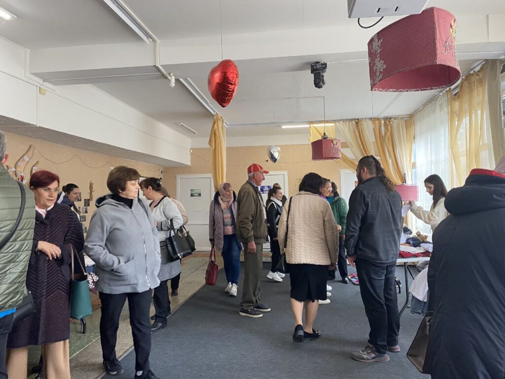 Voluntarii CRAT au organizat un Târg Caritabil și au donat 6500 de lei către Caritate.md Voluntarii CRAT au organizat un Târg Caritabil și au donat 6500 de lei către Caritate.md