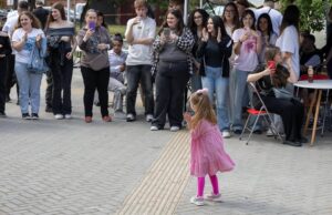 Orășelul Tinerilor marcat prin activități pentru toate gusturile la Centrul de Resurse pentru Adolescenți și Tineret Bălți, cu prezența a 300 de participanți! Orășelul Tinerilor marcat prin activități pentru toate gusturile la Centrul de Resurse pentru Adolescenți și Tineret Bălți, cu prezența a 300 de participanți!