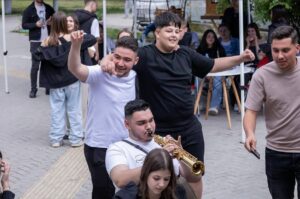 Orășelul Tinerilor marcat prin activități pentru toate gusturile la Centrul de Resurse pentru Adolescenți și Tineret Bălți, cu prezența a 300 de participanți! Orășelul Tinerilor marcat prin activități pentru toate gusturile la Centrul de Resurse pentru Adolescenți și Tineret Bălți, cu prezența a 300 de participanți!
