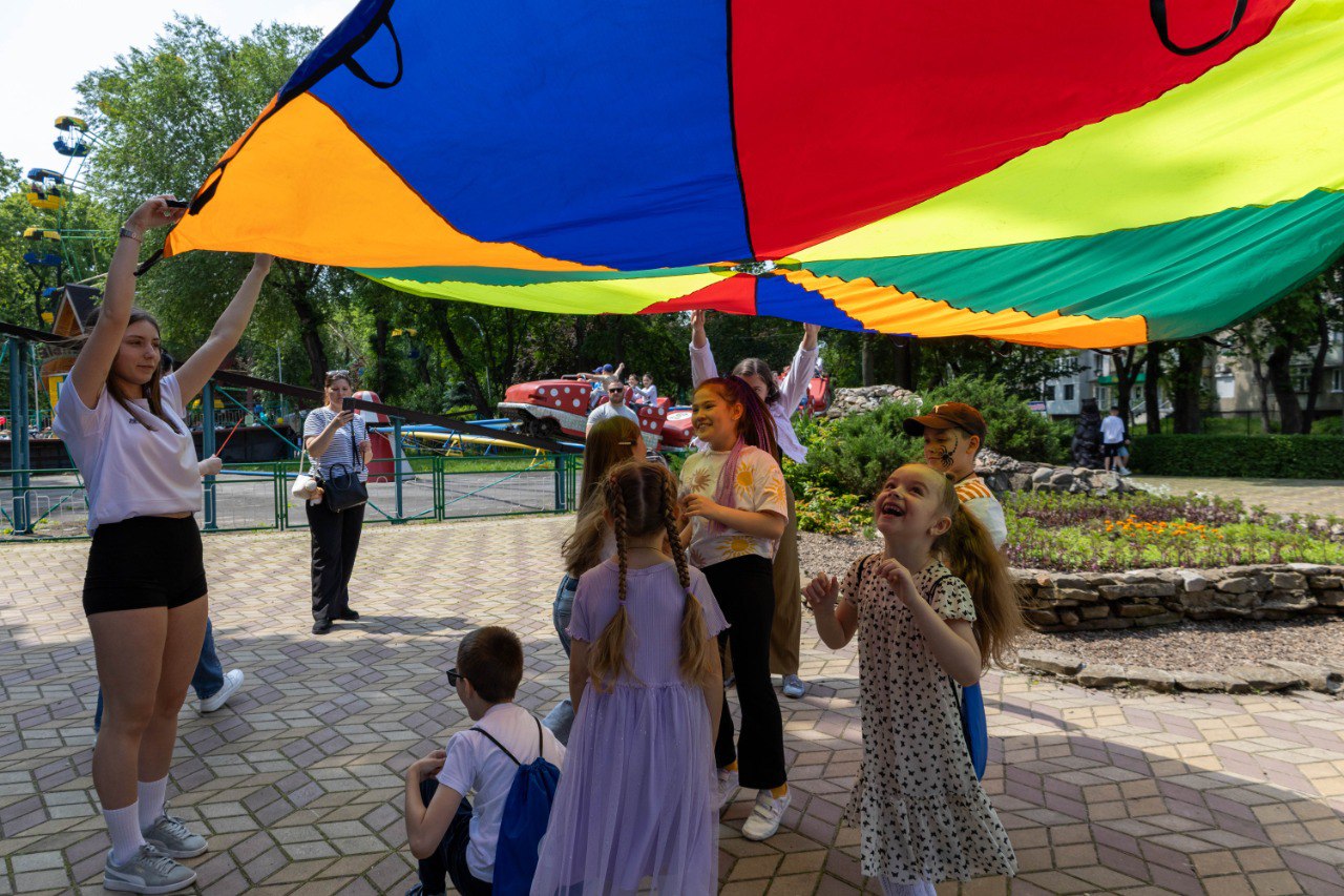 Ziua Copilului celebrată în centrul orașului împreună cu echipa CRAT Ziua Copilului celebrată în centrul orașului împreună cu echipa CRAT
